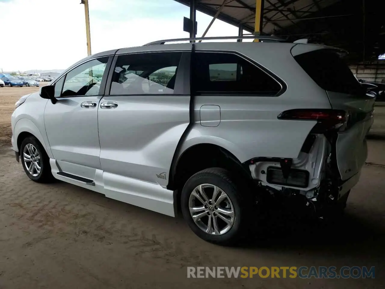 2 Photograph of a damaged car 5TDESKFC4PS095831 TOYOTA SIENNA 2023