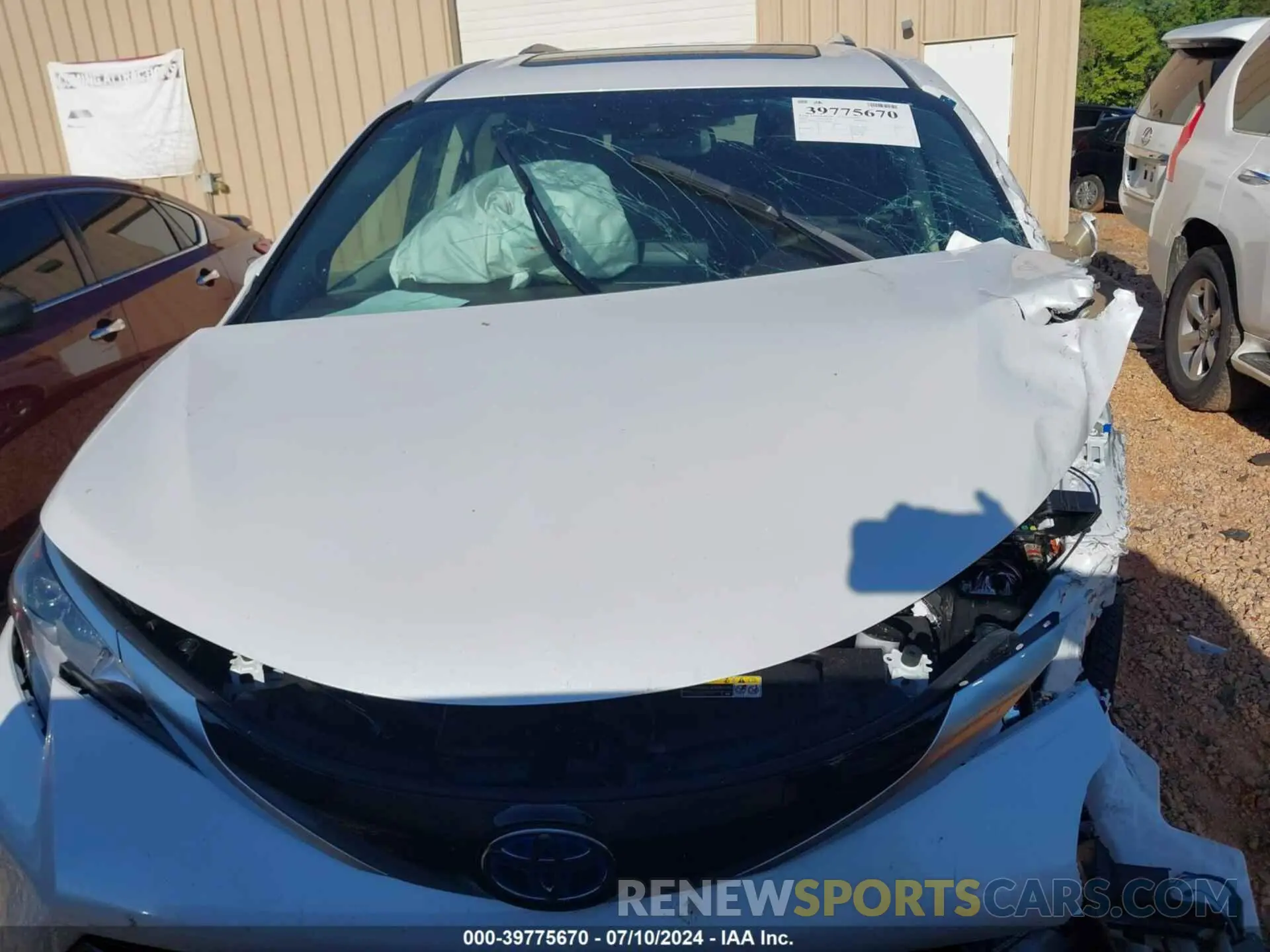 12 Photograph of a damaged car 5TDESKFC4PS107444 TOYOTA SIENNA 2023
