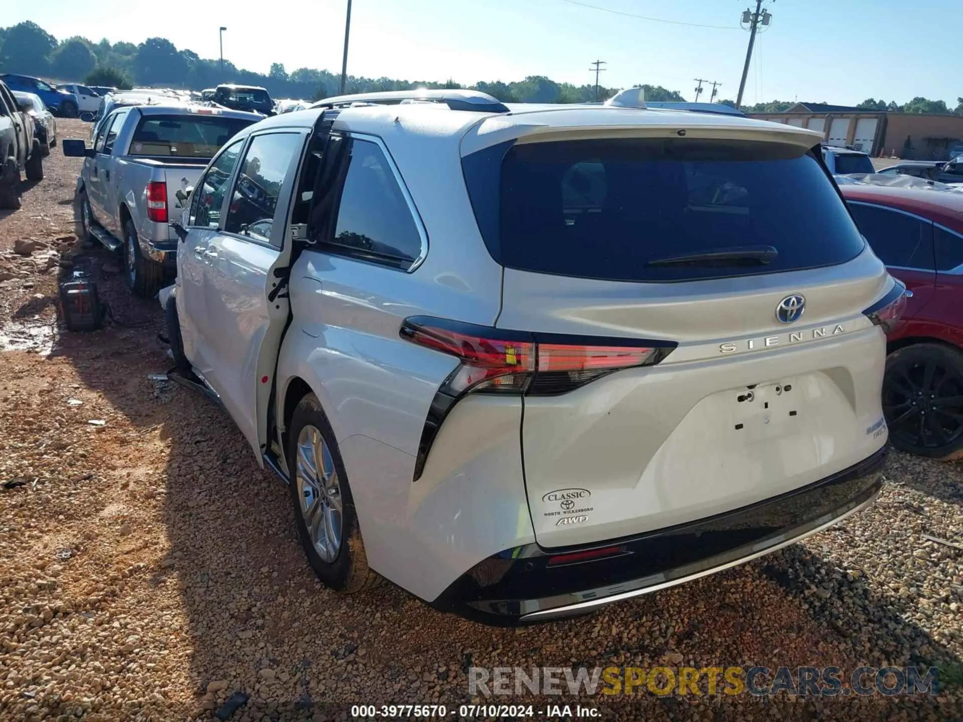3 Photograph of a damaged car 5TDESKFC4PS107444 TOYOTA SIENNA 2023