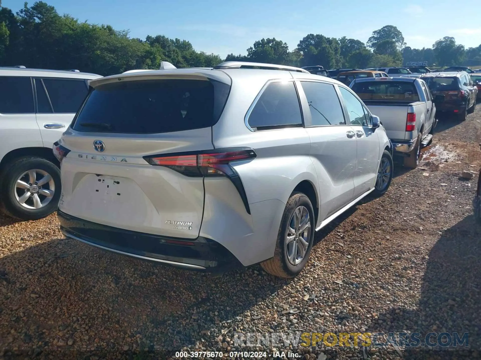 4 Photograph of a damaged car 5TDESKFC4PS107444 TOYOTA SIENNA 2023