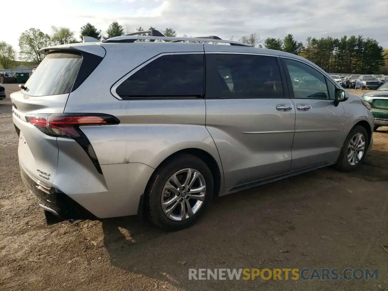 3 Photograph of a damaged car 5TDESKFC5PS079072 TOYOTA SIENNA 2023