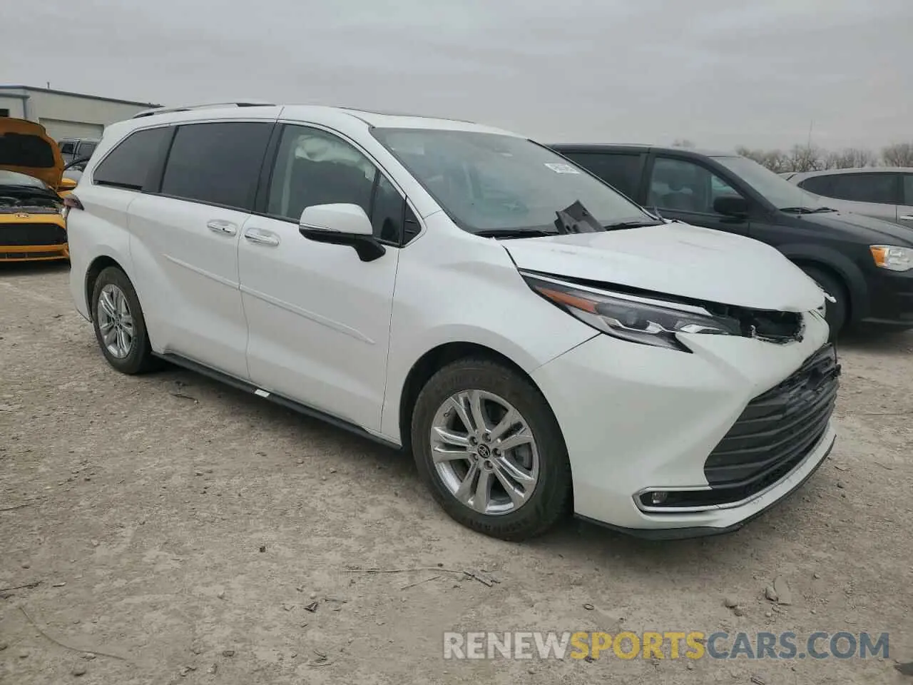 4 Photograph of a damaged car 5TDESKFC5PS098477 TOYOTA SIENNA 2023