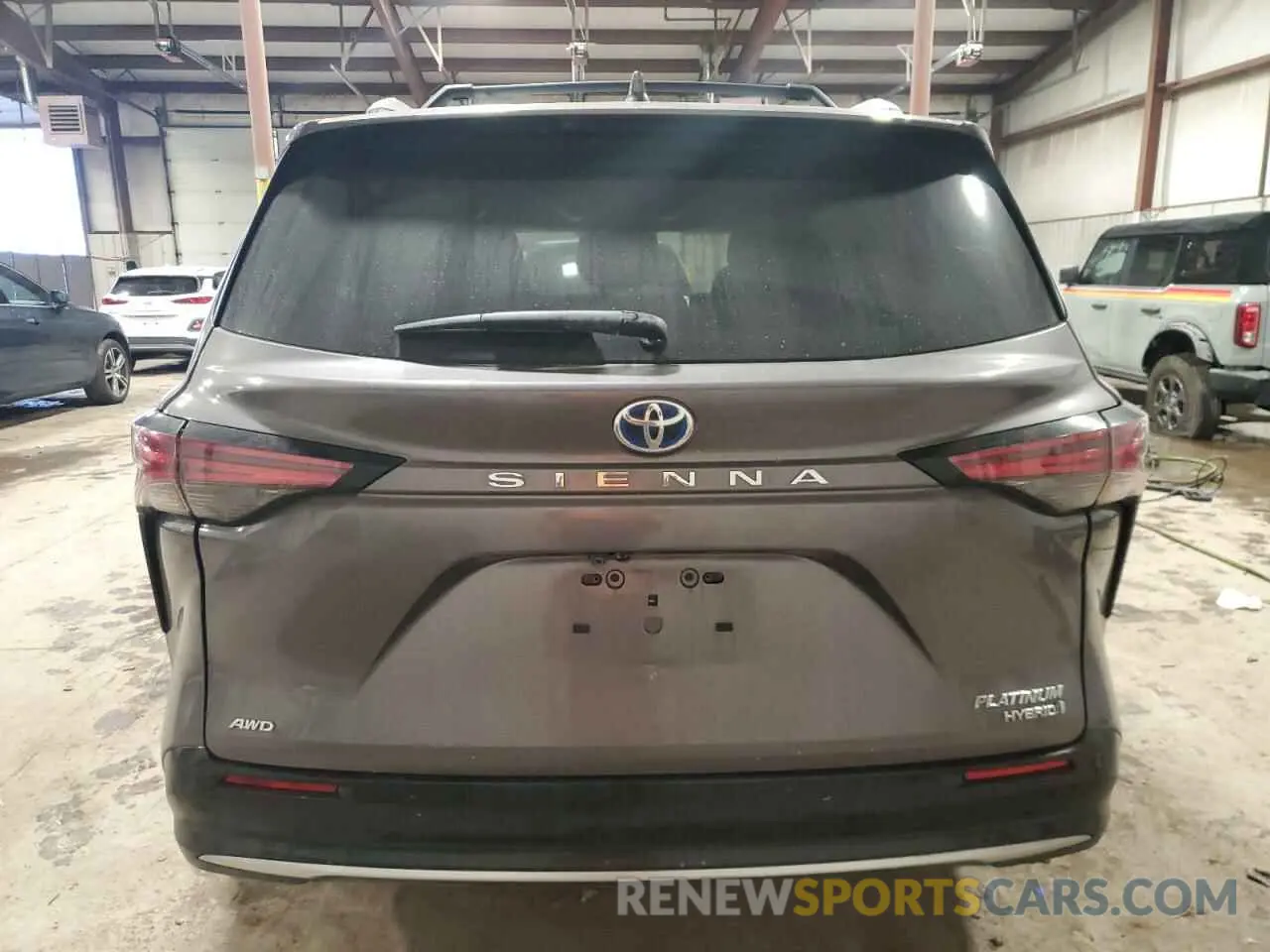 6 Photograph of a damaged car 5TDESKFC7PS082748 TOYOTA SIENNA 2023