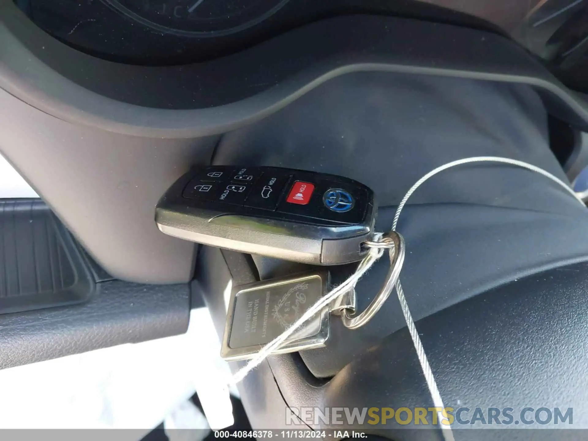 11 Photograph of a damaged car 5TDESKFC9PS104684 TOYOTA SIENNA 2023