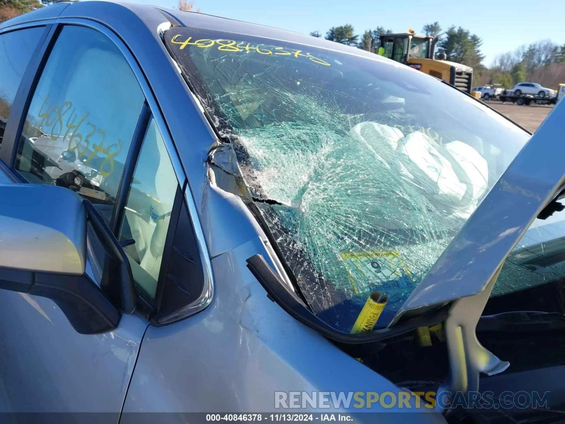 21 Photograph of a damaged car 5TDESKFC9PS104684 TOYOTA SIENNA 2023