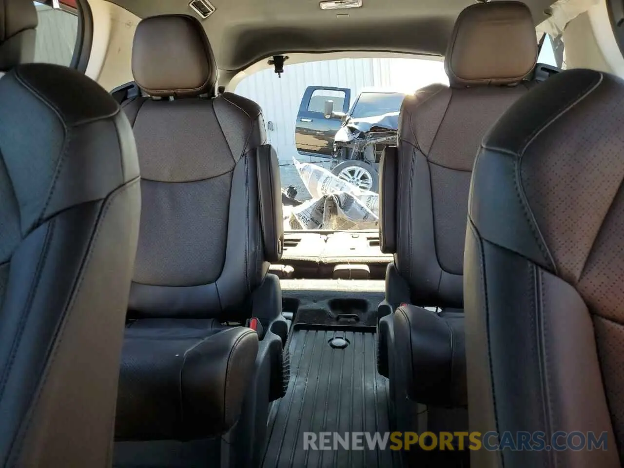 10 Photograph of a damaged car 5TDESKFCXPS092738 TOYOTA SIENNA 2023