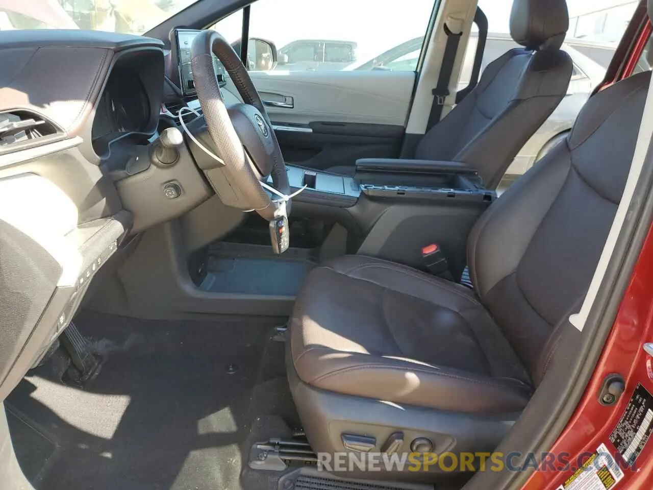 7 Photograph of a damaged car 5TDESKFCXPS092738 TOYOTA SIENNA 2023