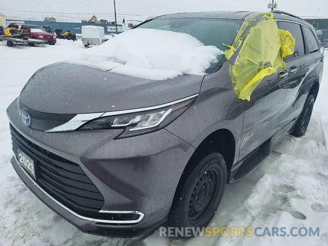 1 Photograph of a damaged car 5TDGRKEC5PS168839 TOYOTA SIENNA 2023