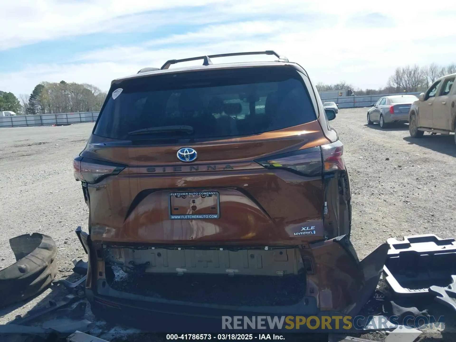 16 Photograph of a damaged car 5TDJRKEC2PS150448 TOYOTA SIENNA 2023