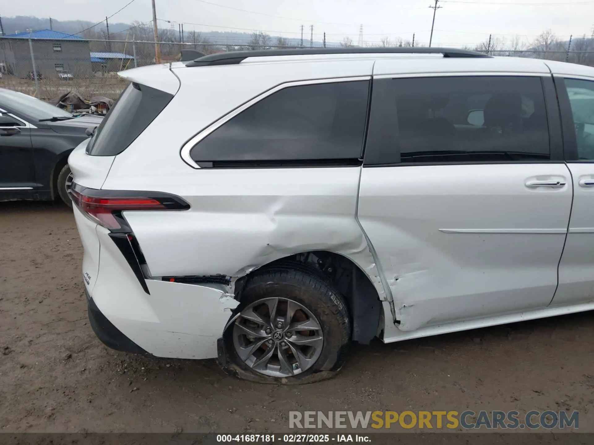 6 Photograph of a damaged car 5TDJRKEC7PS157721 TOYOTA SIENNA 2023