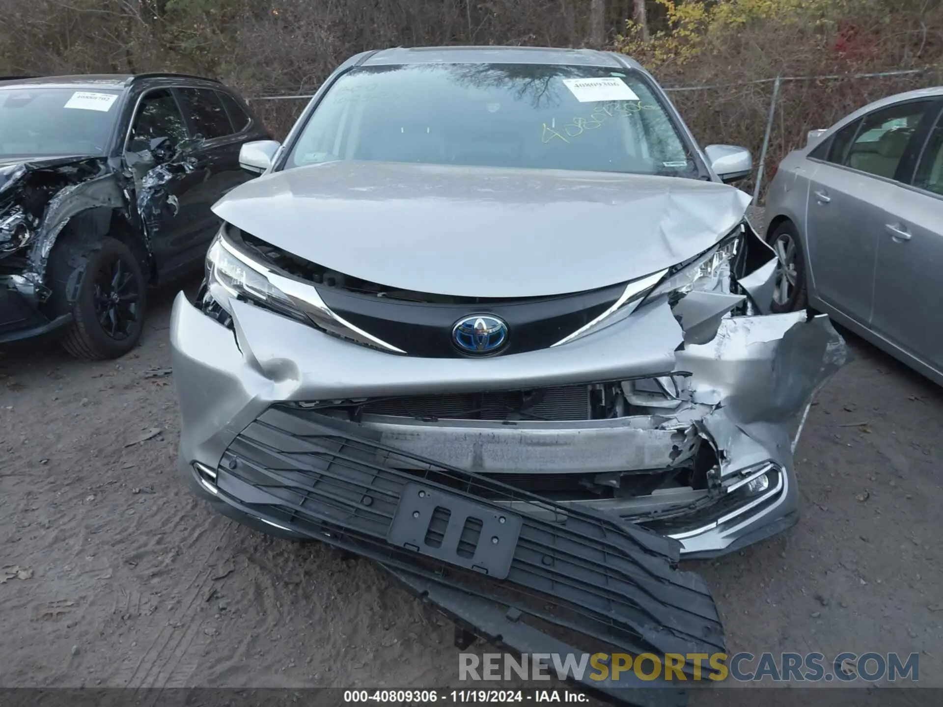 13 Photograph of a damaged car 5TDJSKFC9PS075072 TOYOTA SIENNA 2023