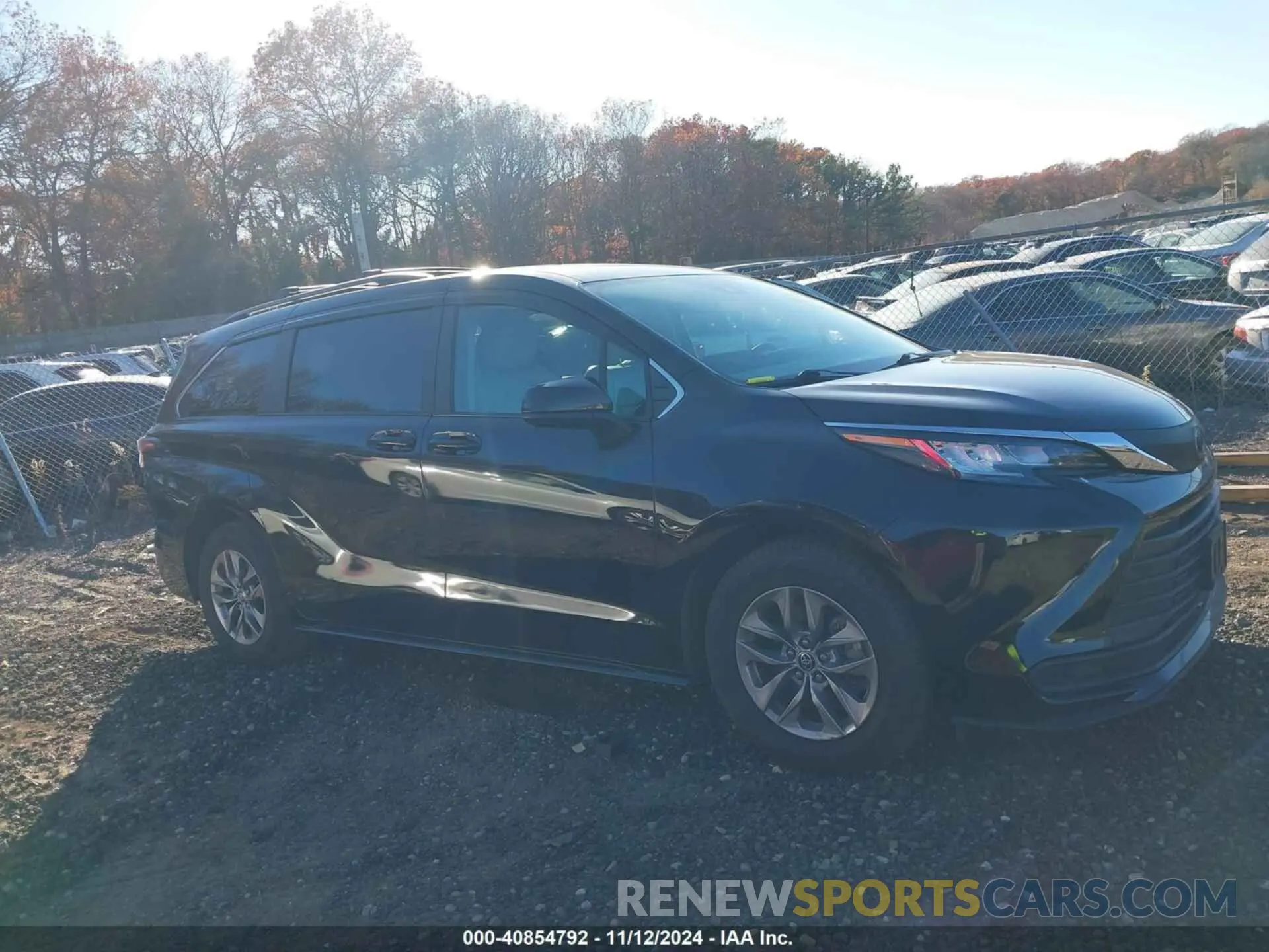 13 Photograph of a damaged car 5TDKRKEC1PS139462 TOYOTA SIENNA 2023