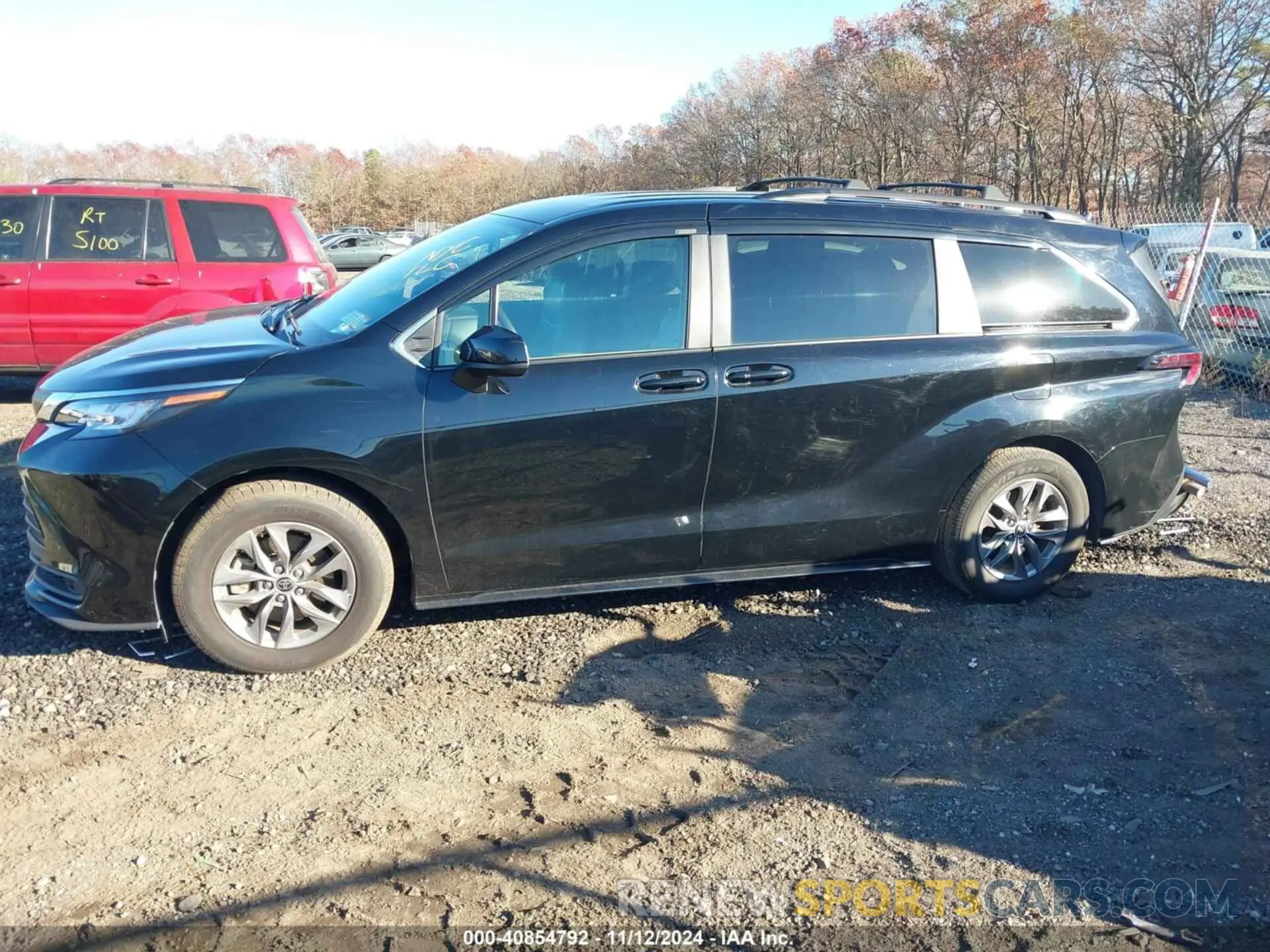 14 Photograph of a damaged car 5TDKRKEC1PS139462 TOYOTA SIENNA 2023