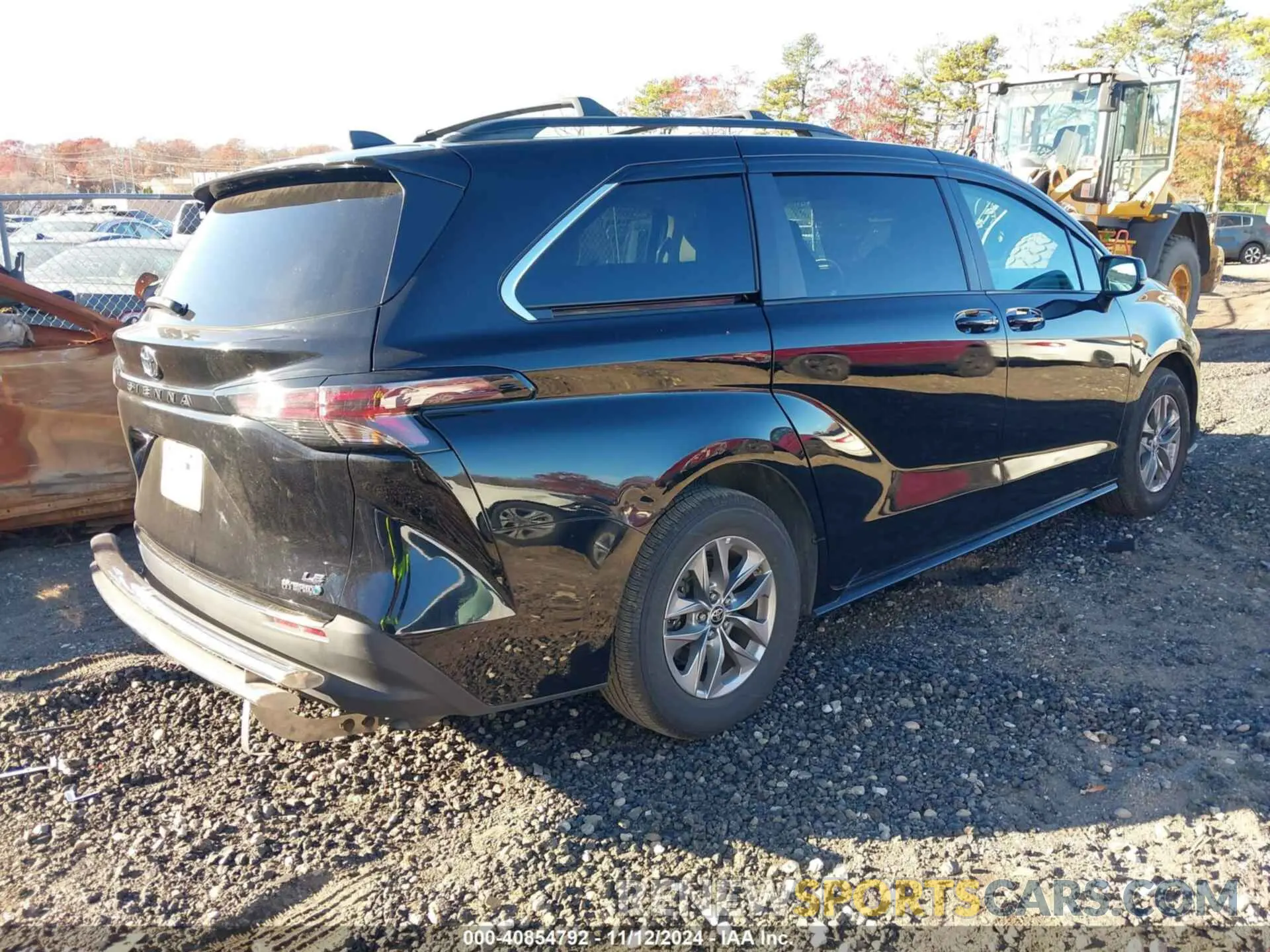 4 Photograph of a damaged car 5TDKRKEC1PS139462 TOYOTA SIENNA 2023