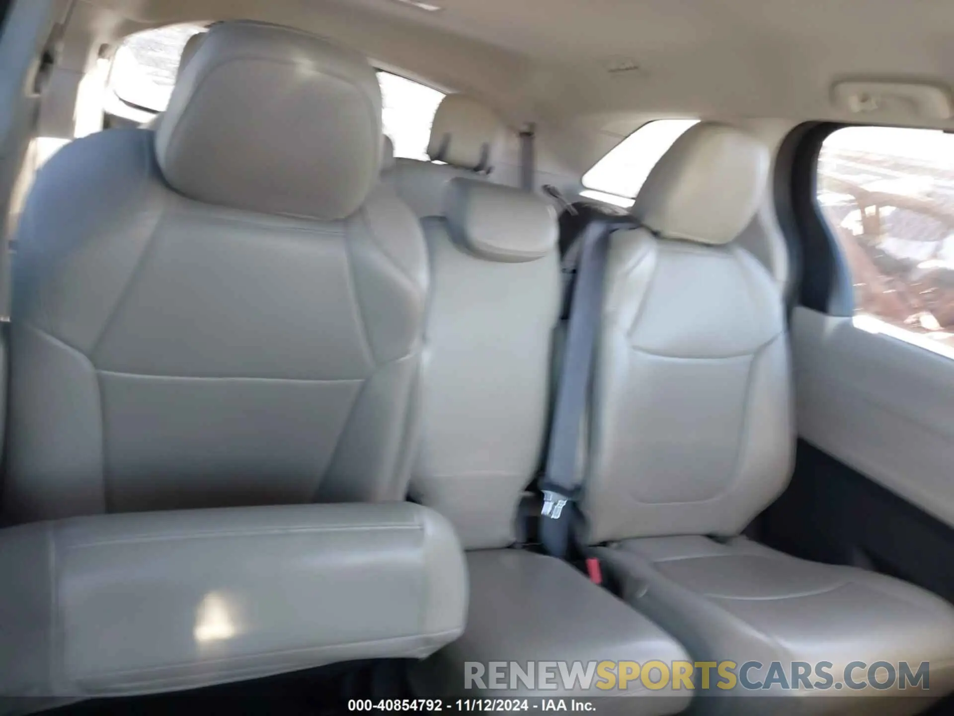8 Photograph of a damaged car 5TDKRKEC1PS139462 TOYOTA SIENNA 2023