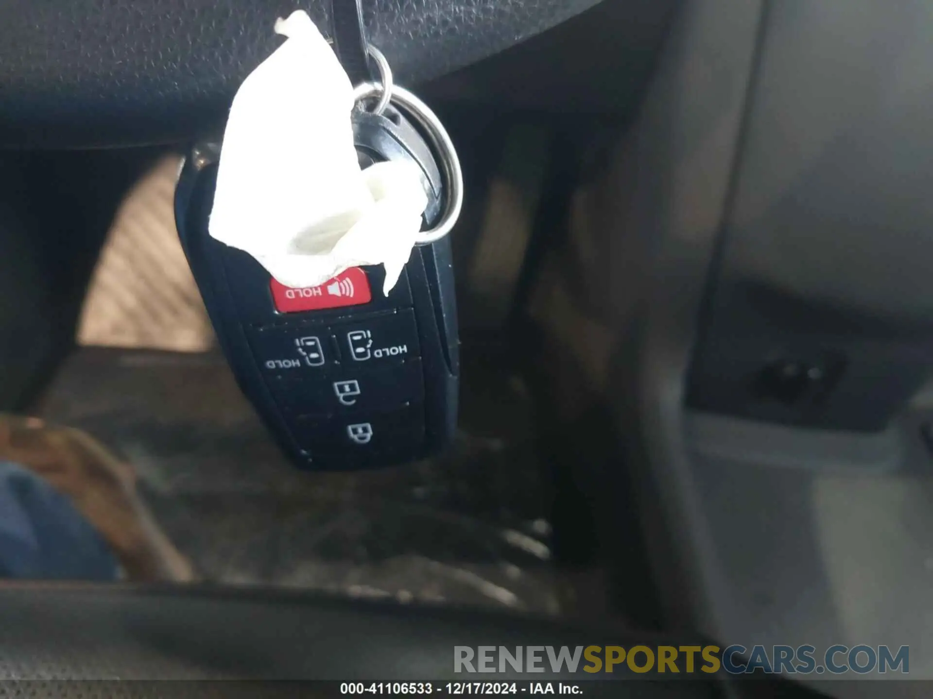 11 Photograph of a damaged car 5TDKRKEC3PS163911 TOYOTA SIENNA 2023