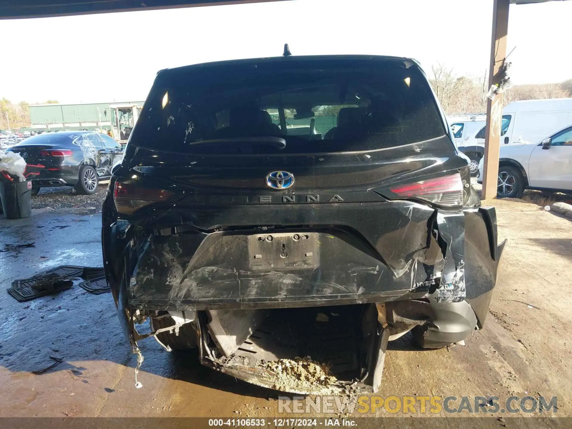 16 Photograph of a damaged car 5TDKRKEC3PS163911 TOYOTA SIENNA 2023