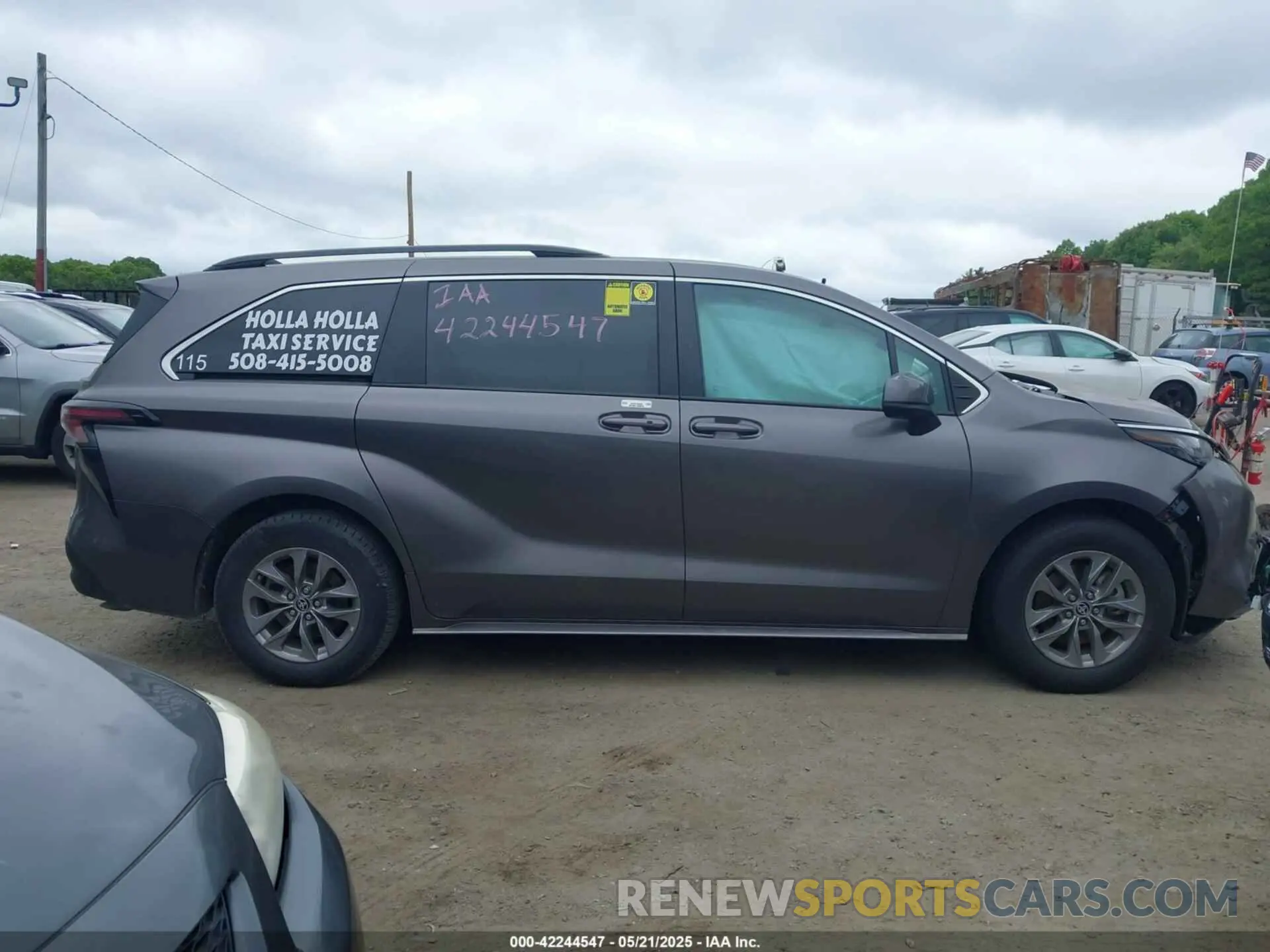 13 Photograph of a damaged car 5TDKRKEC6PS157035 TOYOTA SIENNA 2023