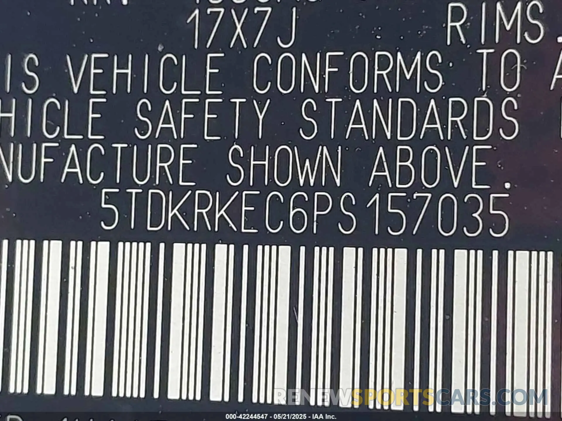 9 Photograph of a damaged car 5TDKRKEC6PS157035 TOYOTA SIENNA 2023