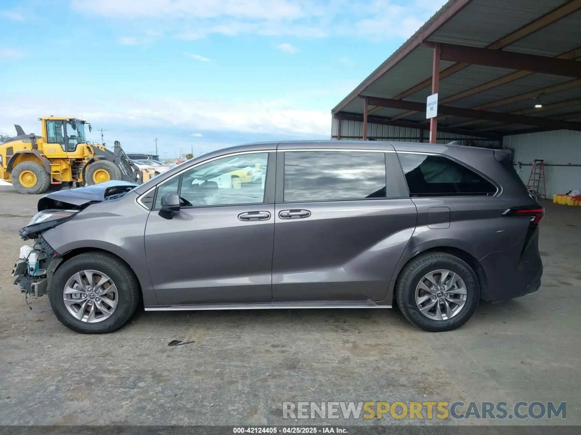 15 Photograph of a damaged car 5TDKRKEC6PS157598 TOYOTA SIENNA 2023