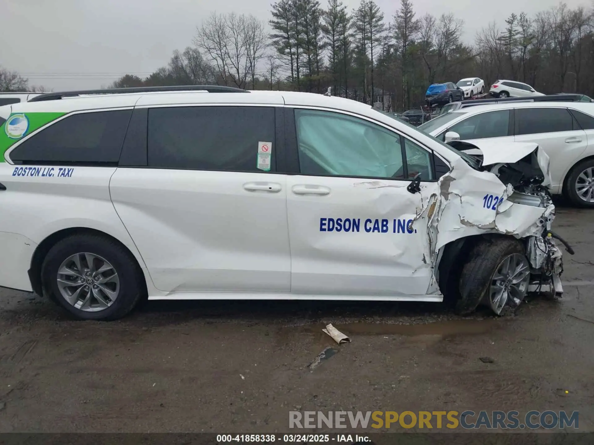 14 Photograph of a damaged car 5TDKSKFC0PS077118 TOYOTA SIENNA 2023