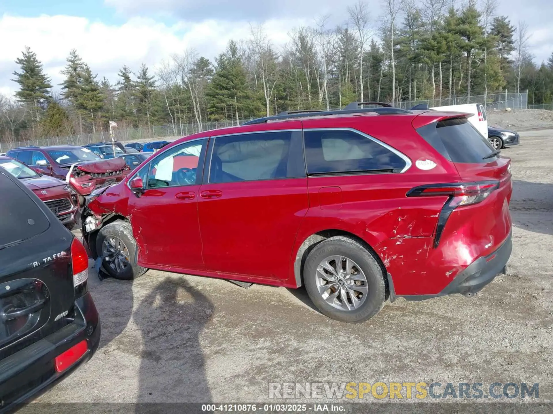 14 Photograph of a damaged car 5TDKSKFC5PS076093 TOYOTA SIENNA 2023