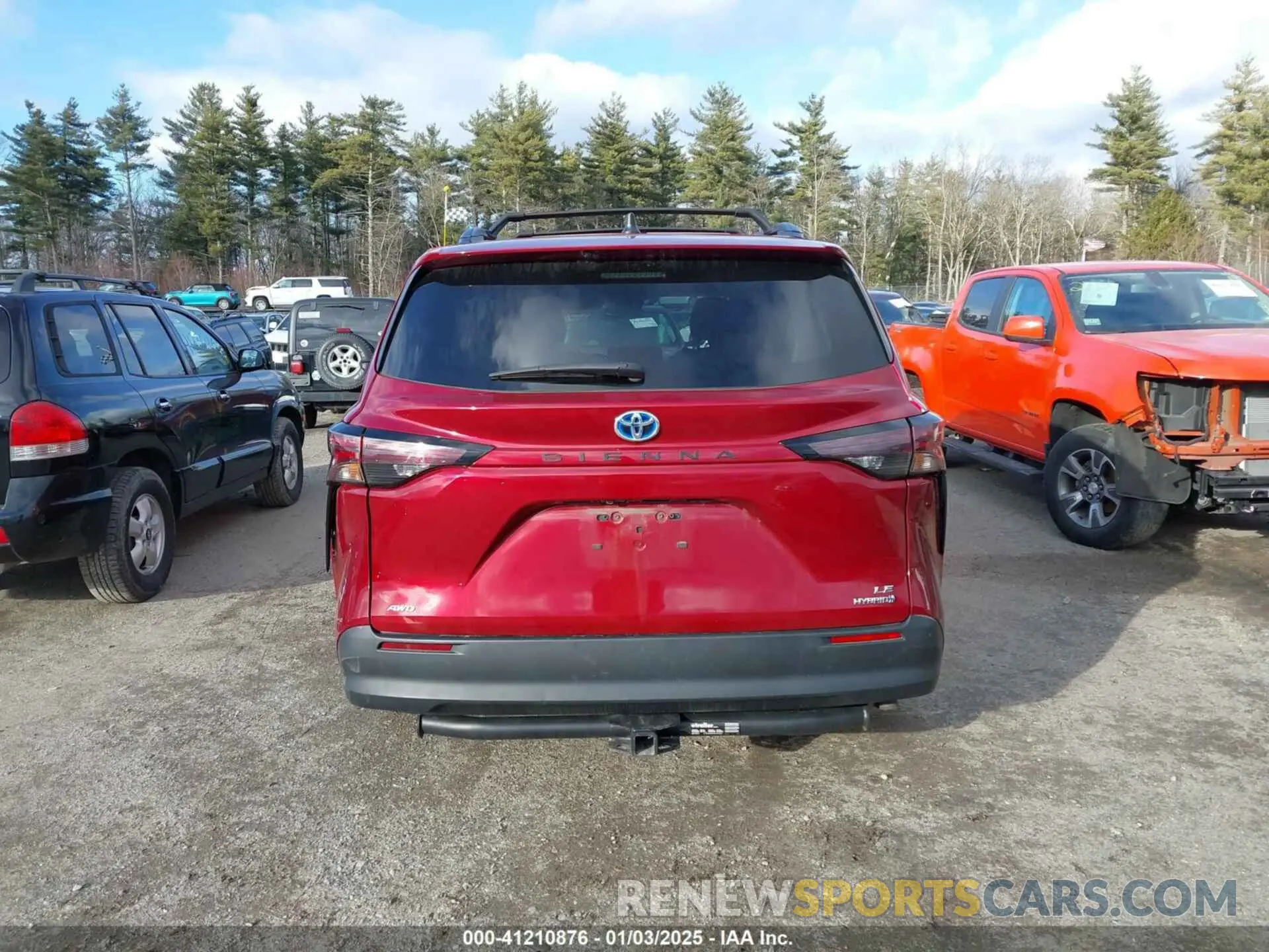 16 Photograph of a damaged car 5TDKSKFC5PS076093 TOYOTA SIENNA 2023