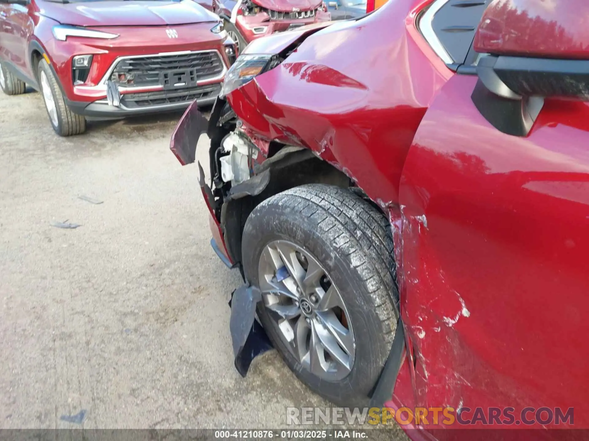 17 Photograph of a damaged car 5TDKSKFC5PS076093 TOYOTA SIENNA 2023