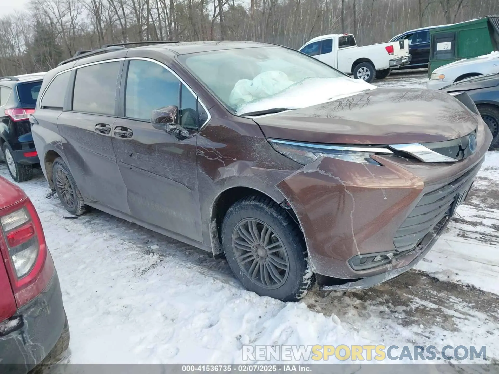 1 Photograph of a damaged car 5TDKSKFCXPS079264 TOYOTA SIENNA 2023