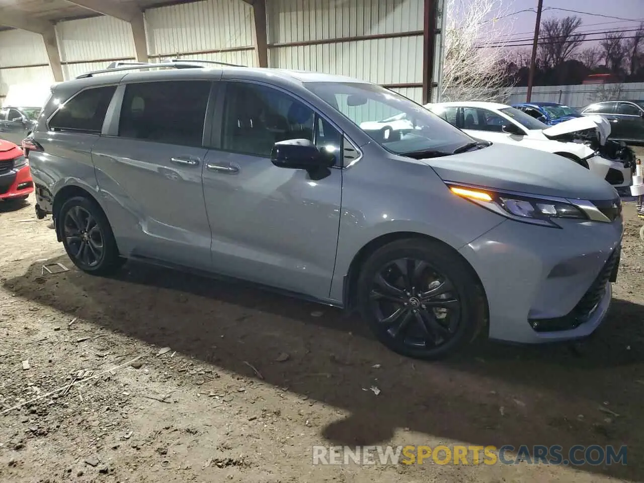 4 Photograph of a damaged car 5TDXRKEC1PS161340 TOYOTA SIENNA 2023