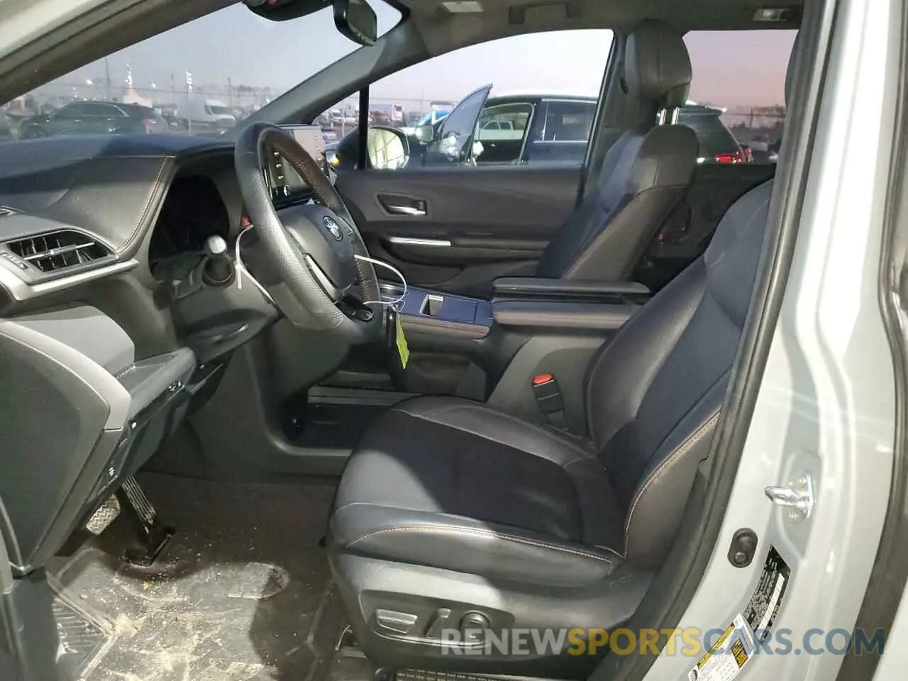 7 Photograph of a damaged car 5TDXRKEC1PS161340 TOYOTA SIENNA 2023