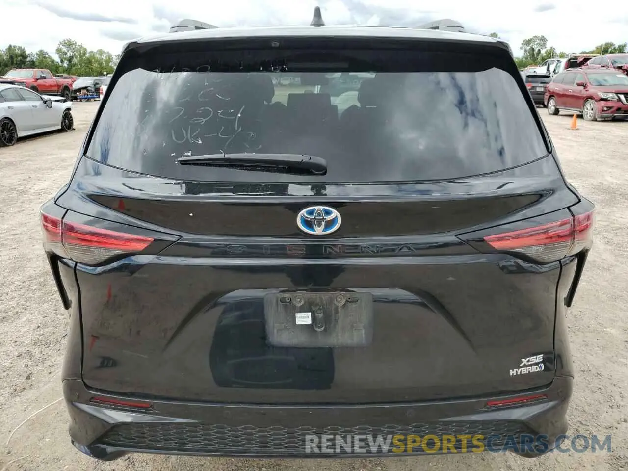 6 Photograph of a damaged car 5TDXRKEC4PS157492 TOYOTA SIENNA 2023