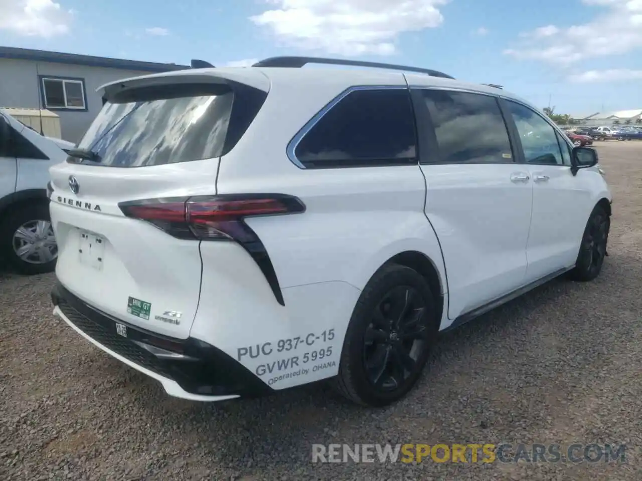 3 Photograph of a damaged car 5TDXRKEC7PS176957 TOYOTA SIENNA 2023