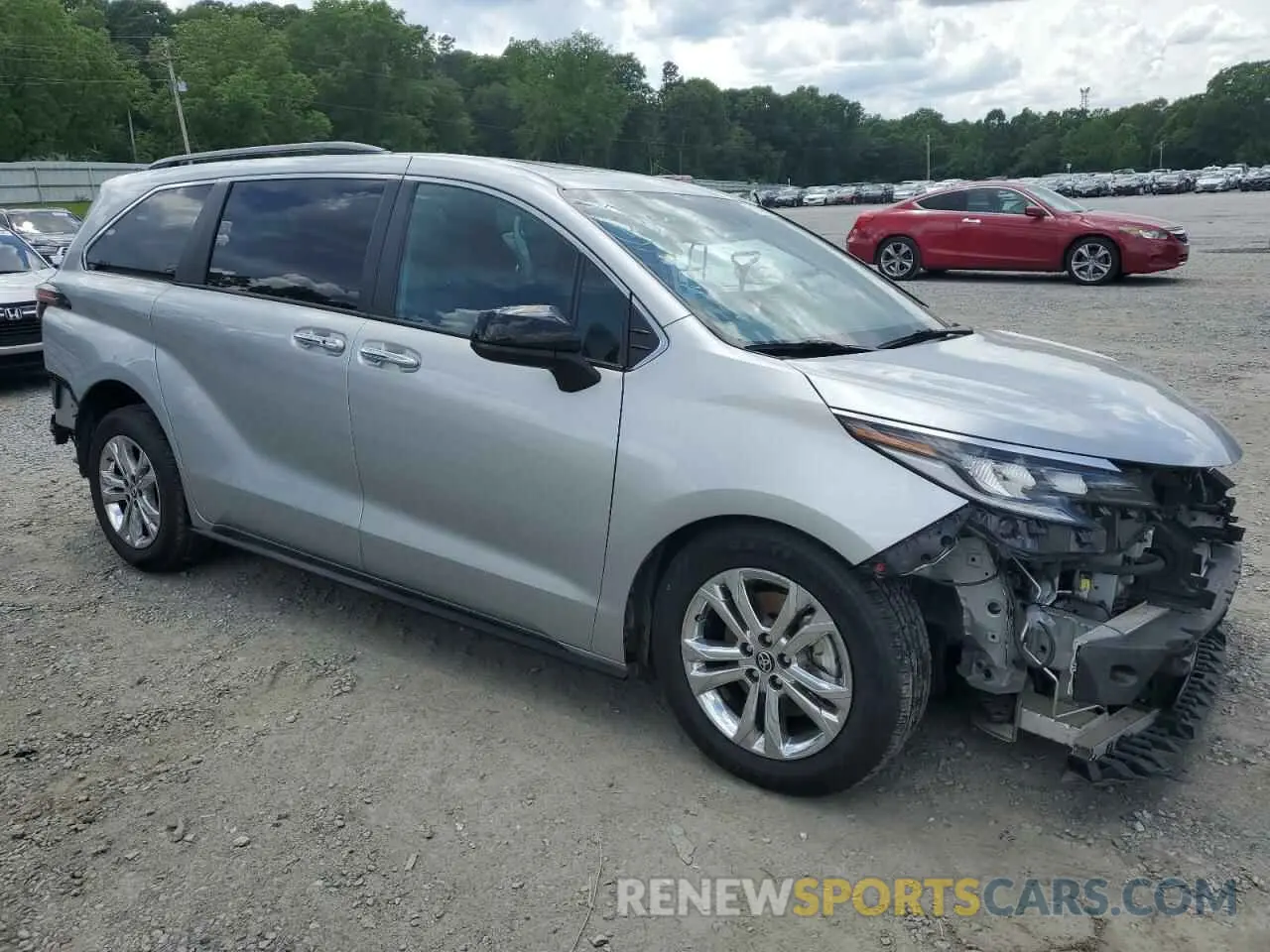4 Photograph of a damaged car 5TDXSKFC4PS083185 TOYOTA SIENNA 2023