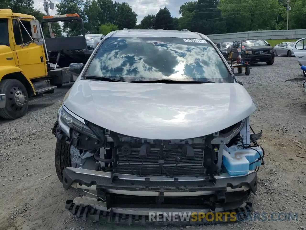 5 Photograph of a damaged car 5TDXSKFC4PS083185 TOYOTA SIENNA 2023