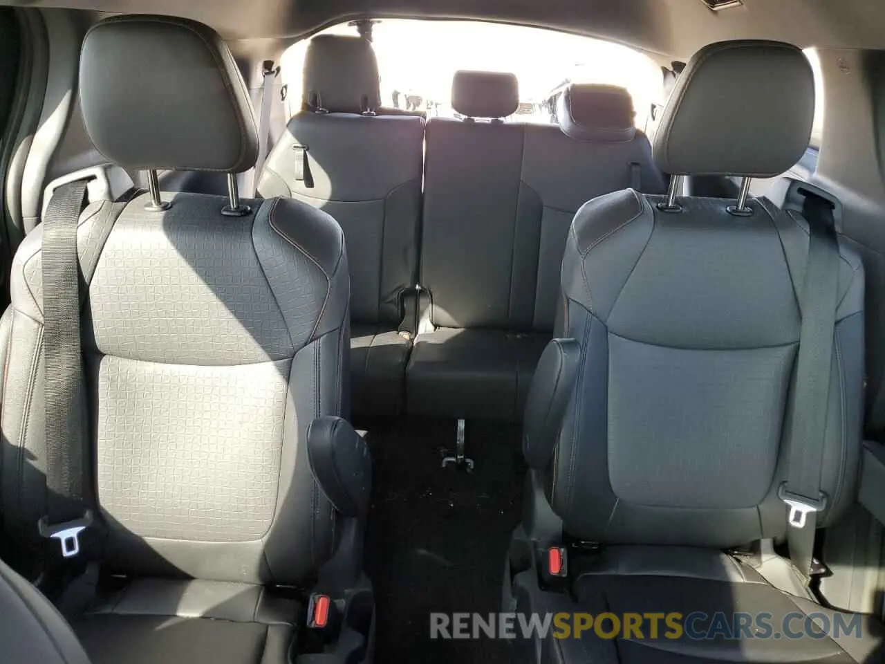 10 Photograph of a damaged car 5TDXSKFC9PS088477 TOYOTA SIENNA 2023