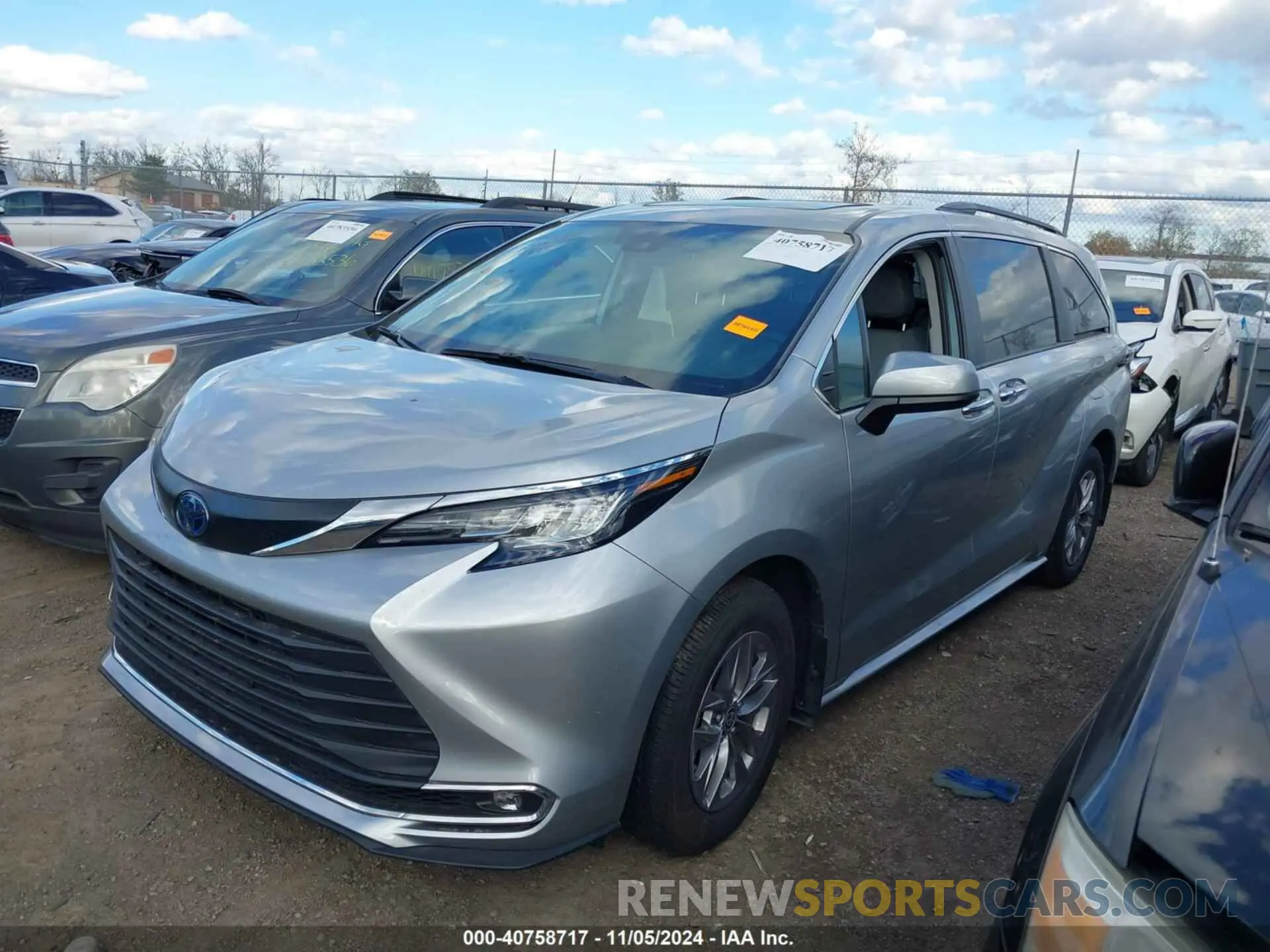 2 Photograph of a damaged car 5TDYRKEC4PS154578 TOYOTA SIENNA 2023