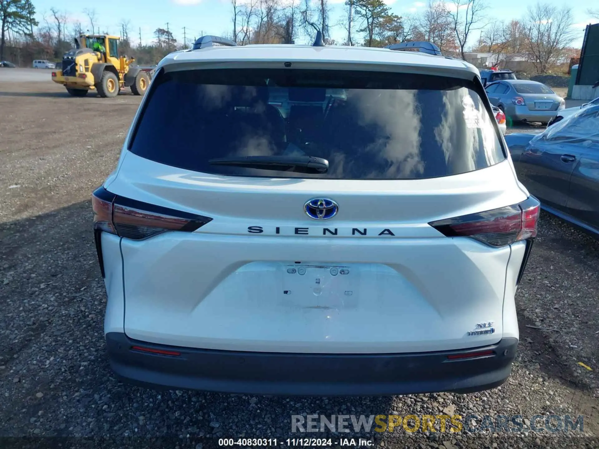 16 Photograph of a damaged car 5TDYRKEC5PS141967 TOYOTA SIENNA 2023