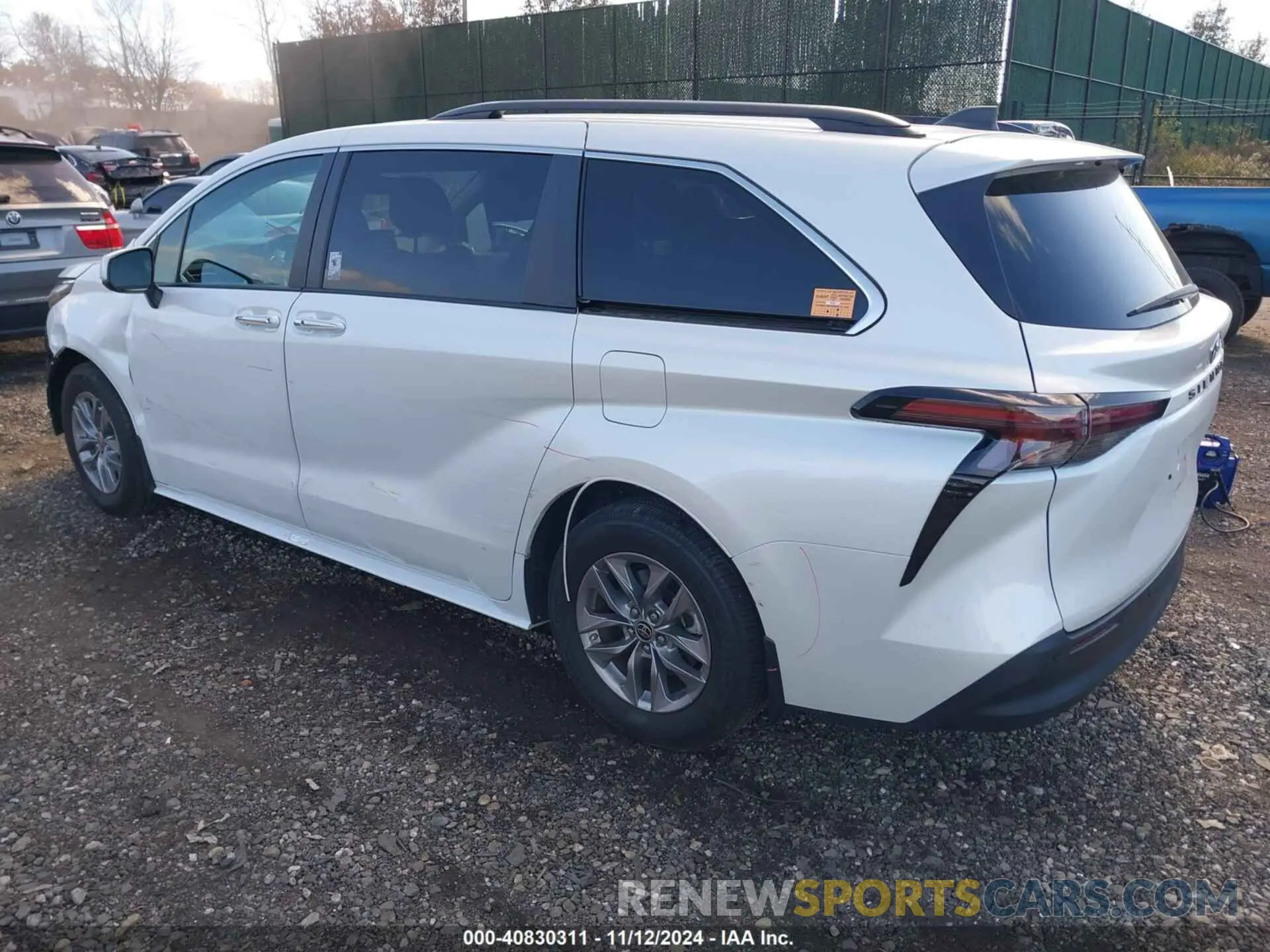 3 Photograph of a damaged car 5TDYRKEC5PS141967 TOYOTA SIENNA 2023