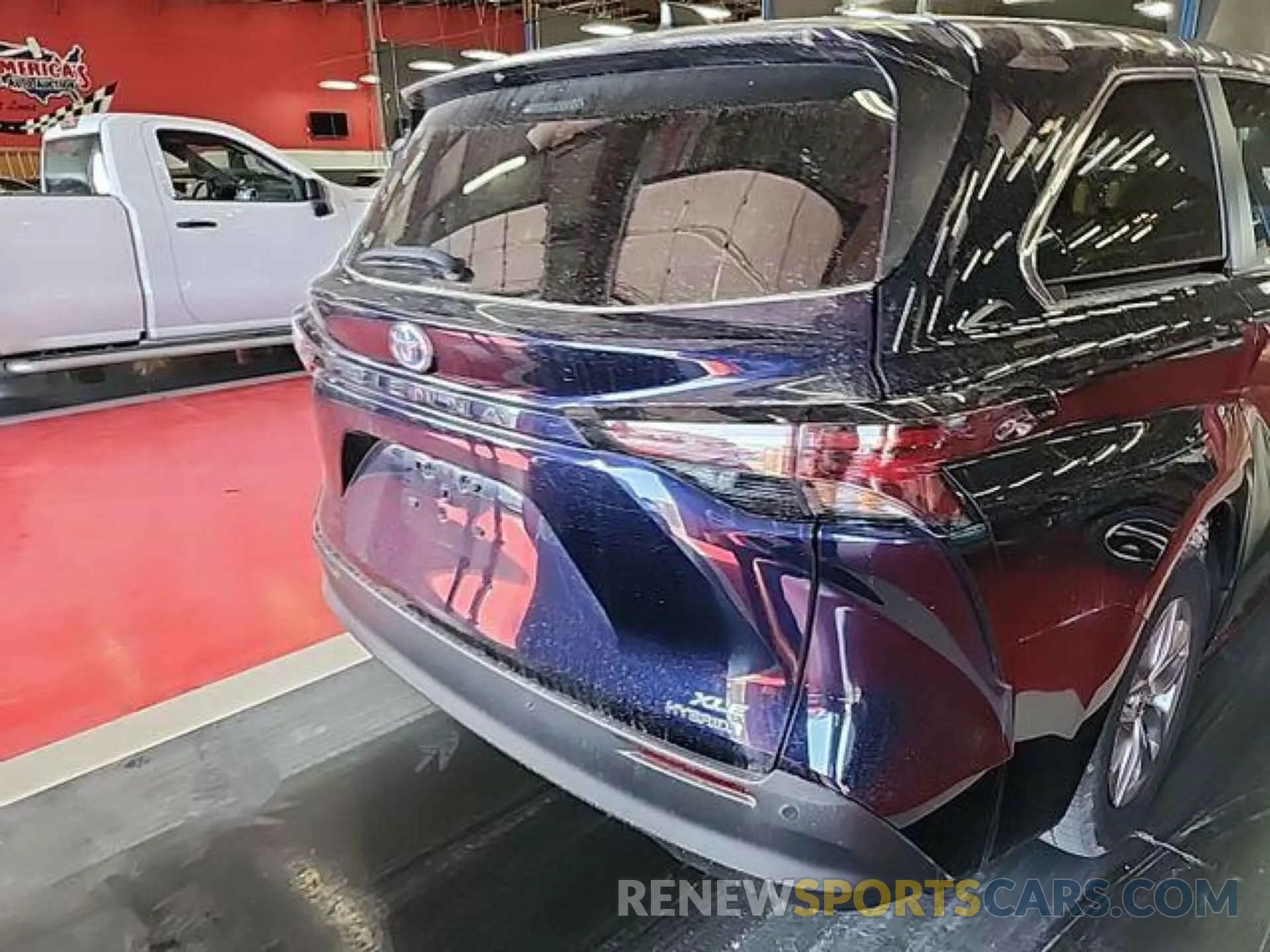 9 Photograph of a damaged car 5TDYRKEC5PS161927 TOYOTA SIENNA 2023