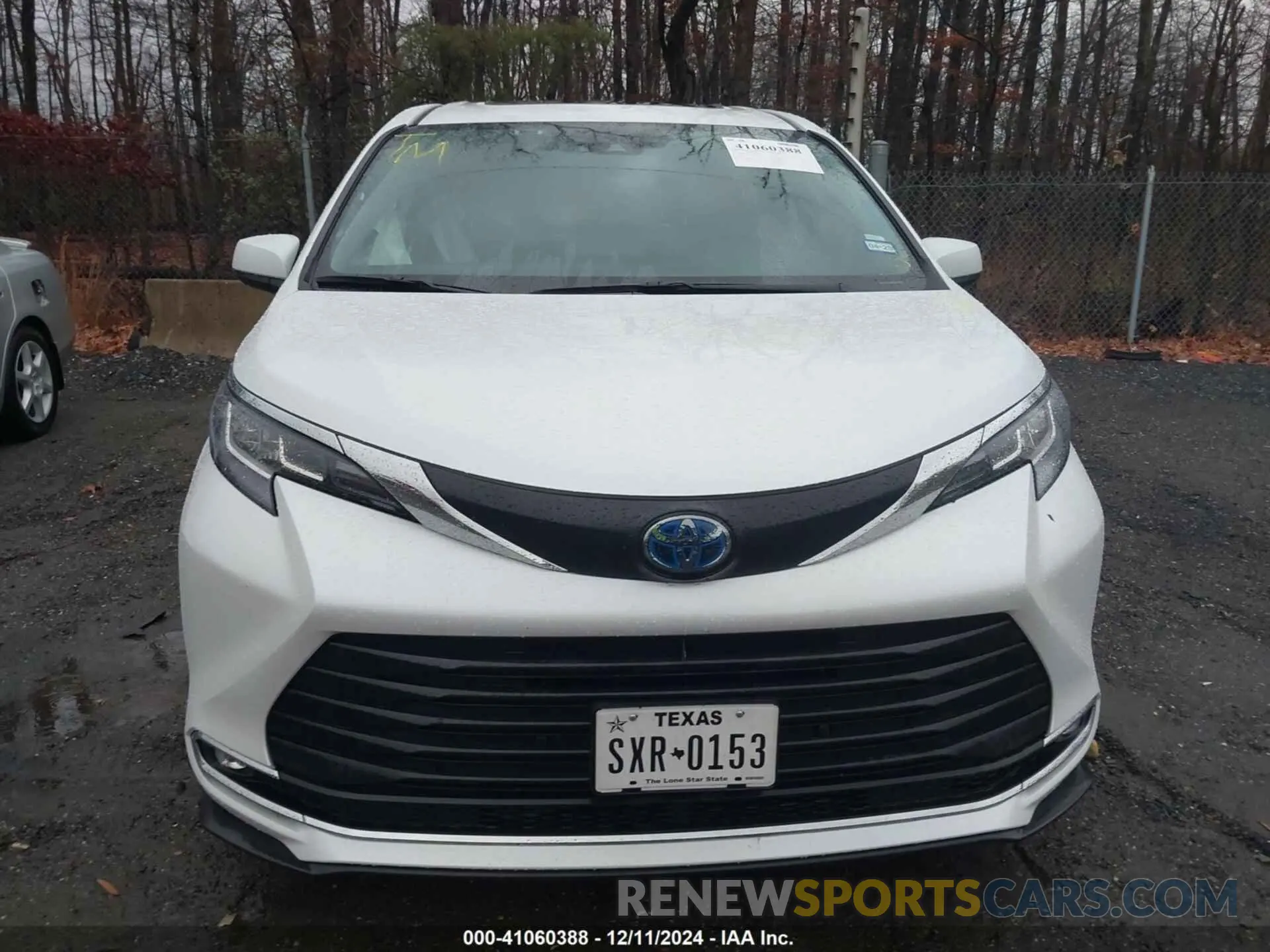 12 Photograph of a damaged car 5TDYRKEC7PS160987 TOYOTA SIENNA 2023