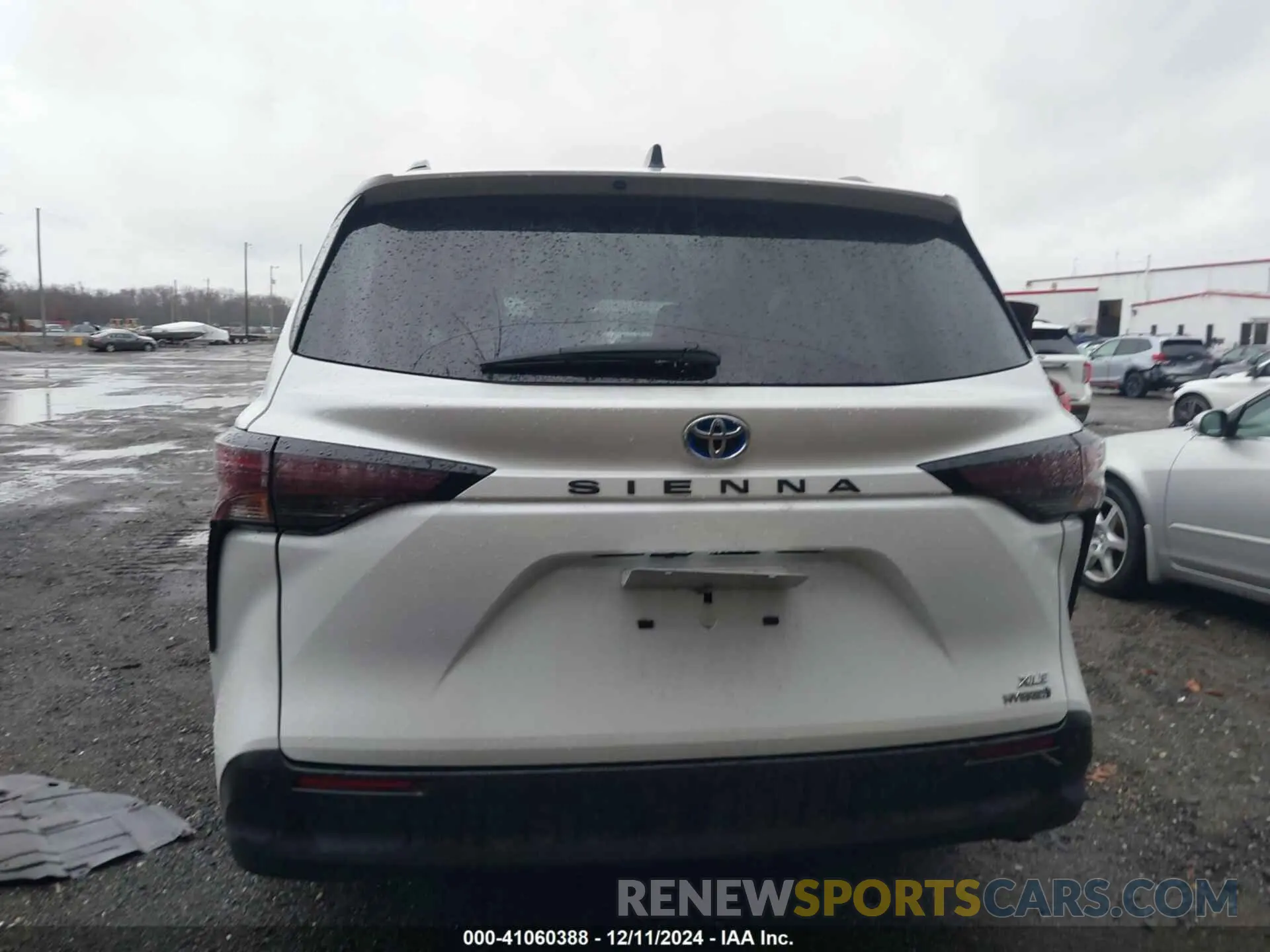16 Photograph of a damaged car 5TDYRKEC7PS160987 TOYOTA SIENNA 2023
