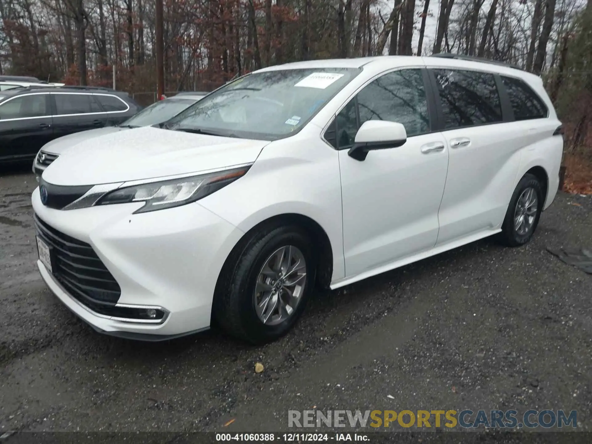 2 Photograph of a damaged car 5TDYRKEC7PS160987 TOYOTA SIENNA 2023