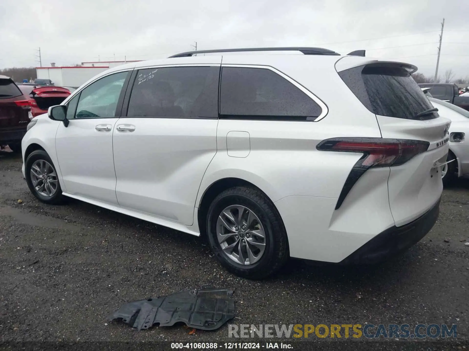 3 Photograph of a damaged car 5TDYRKEC7PS160987 TOYOTA SIENNA 2023