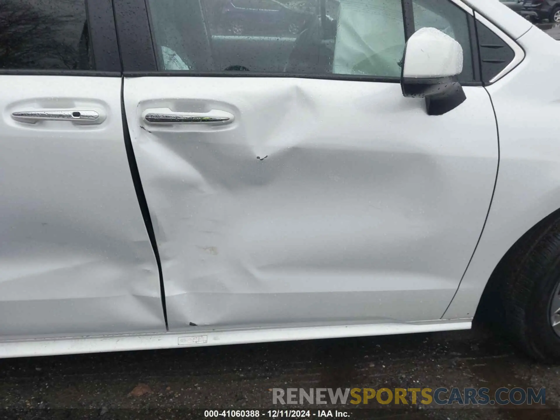 6 Photograph of a damaged car 5TDYRKEC7PS160987 TOYOTA SIENNA 2023