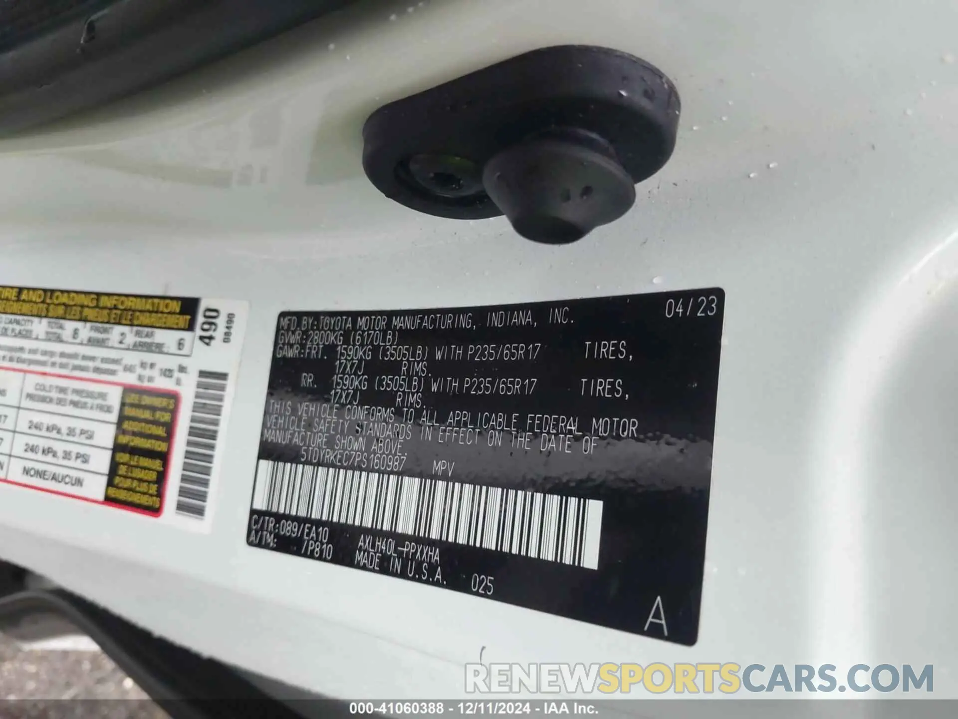 9 Photograph of a damaged car 5TDYRKEC7PS160987 TOYOTA SIENNA 2023