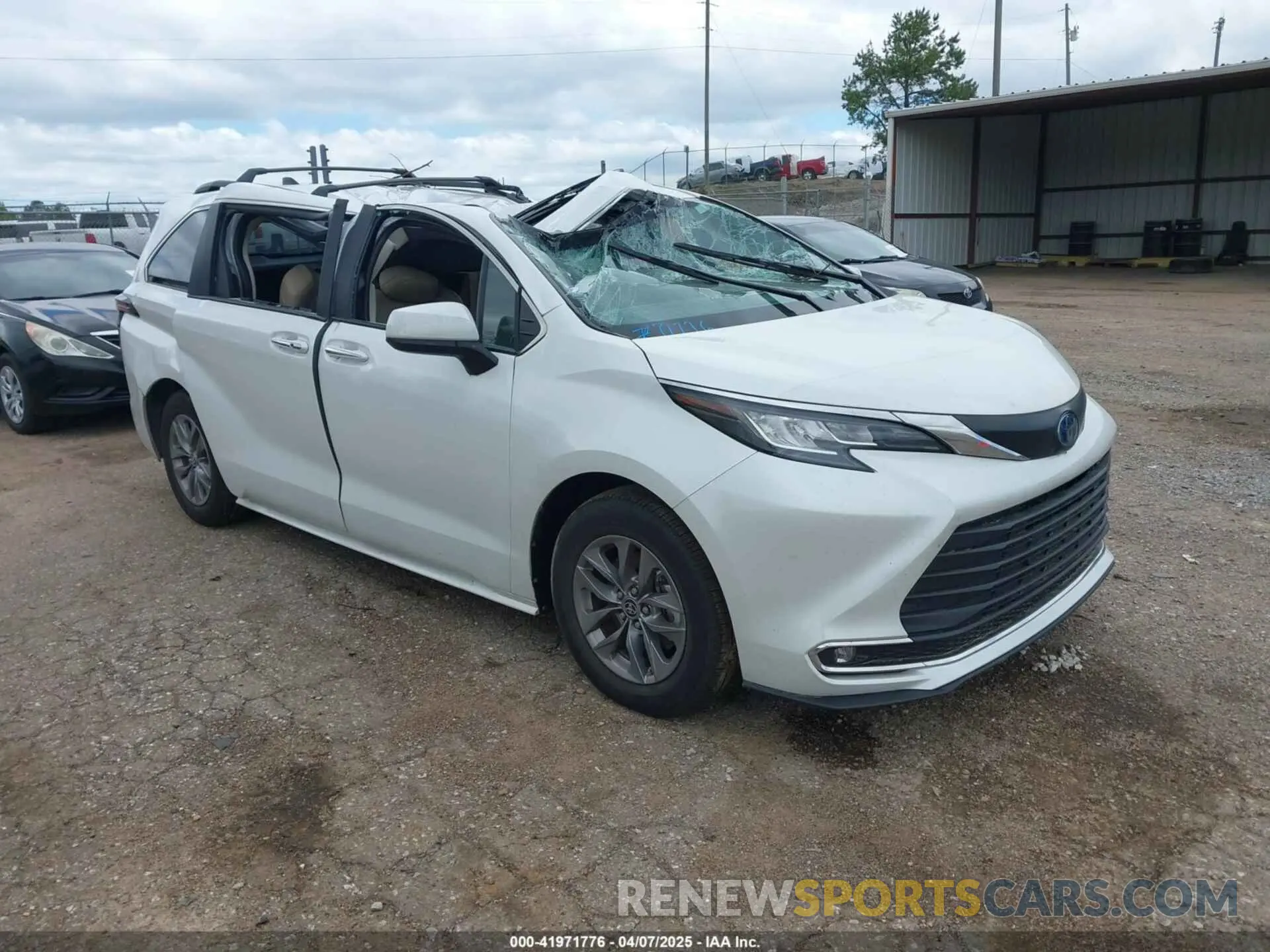 1 Photograph of a damaged car 5TDYRKECXPS153791 TOYOTA SIENNA 2023