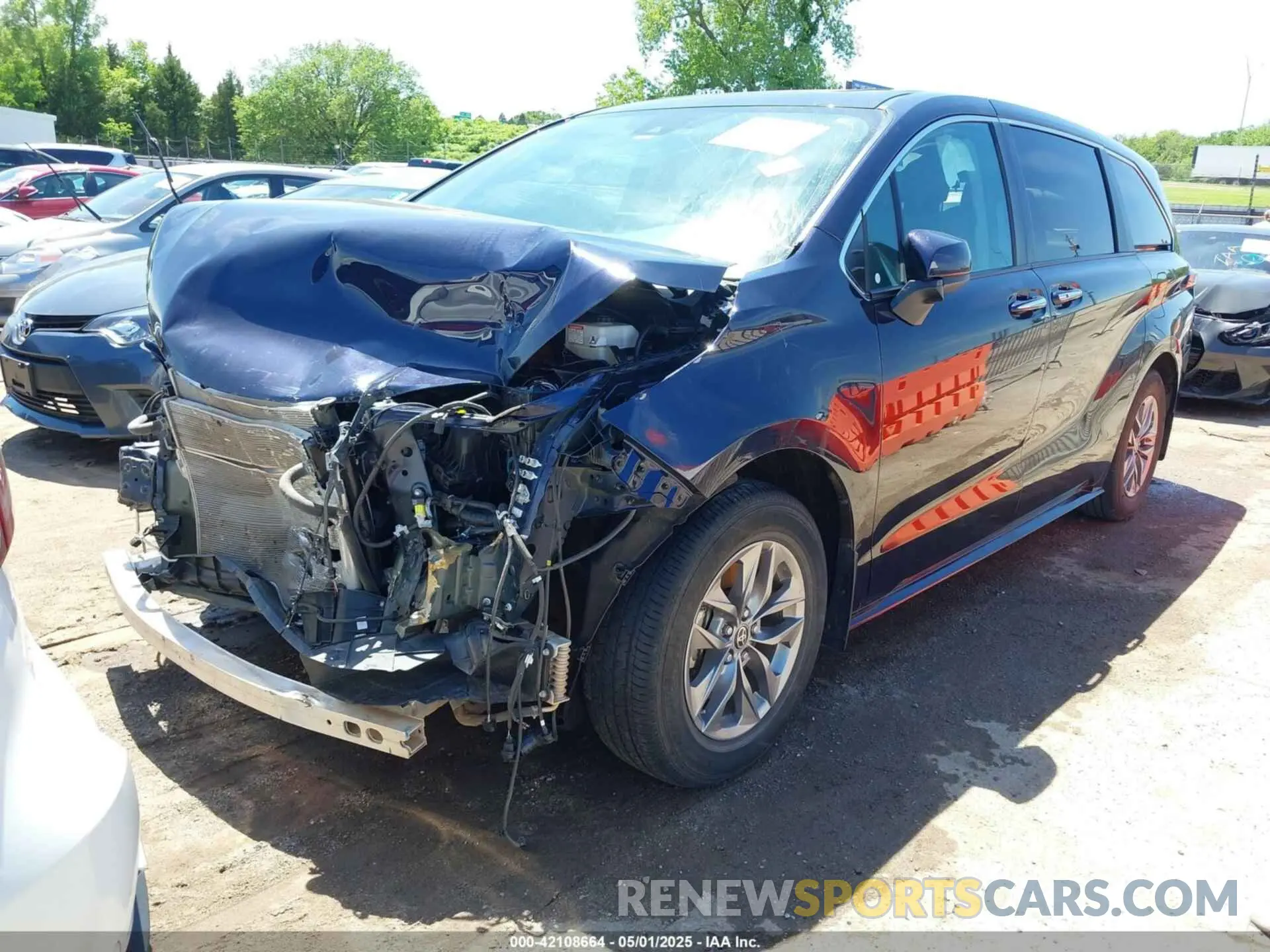 2 Photograph of a damaged car 5TDYSKFC6PS081443 TOYOTA SIENNA 2023