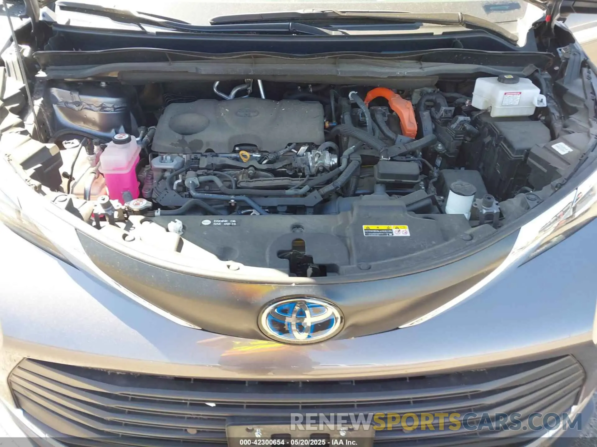 10 Photograph of a damaged car 5TDYSKFC8PS083887 TOYOTA SIENNA 2023