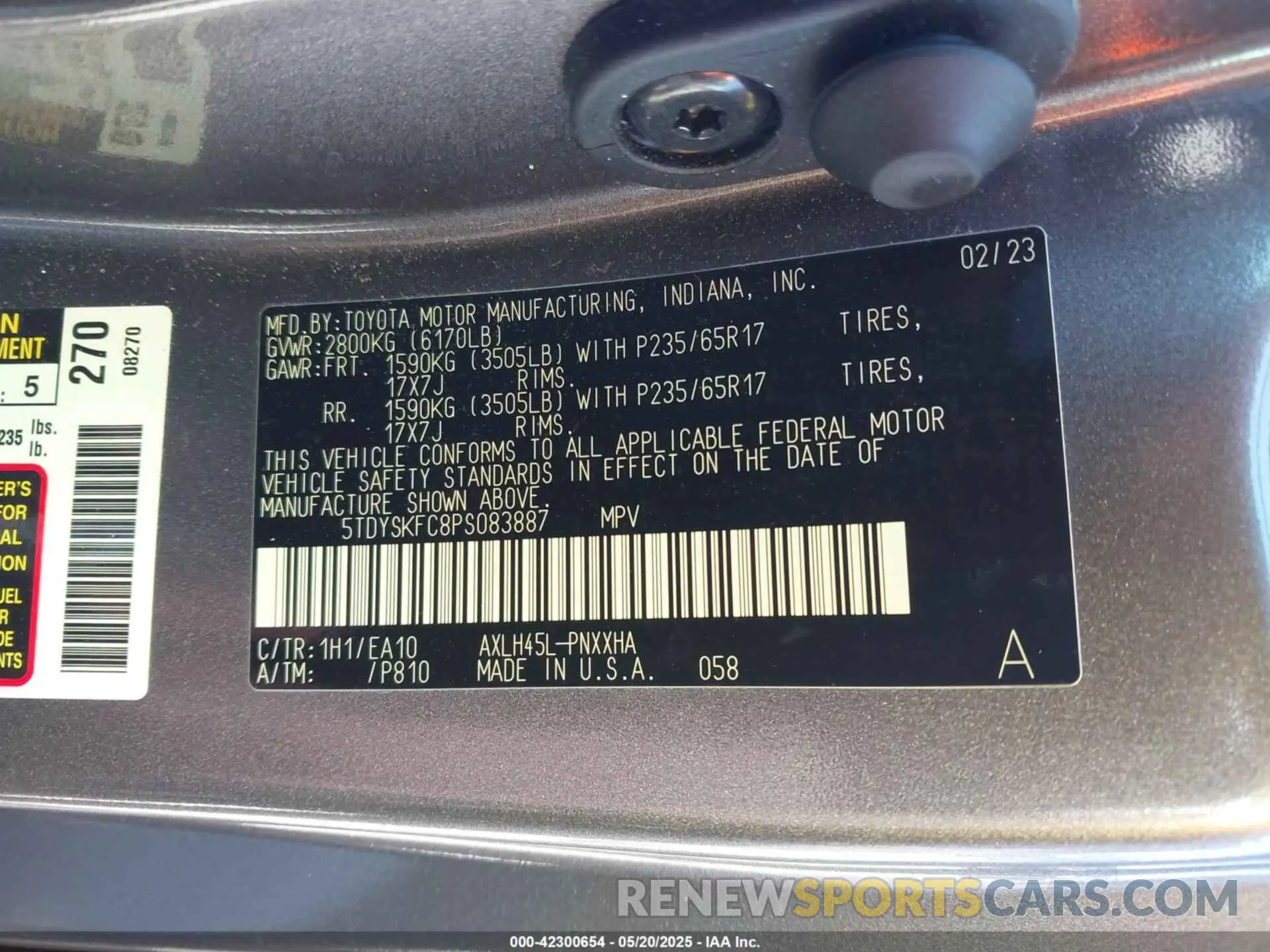 9 Photograph of a damaged car 5TDYSKFC8PS083887 TOYOTA SIENNA 2023